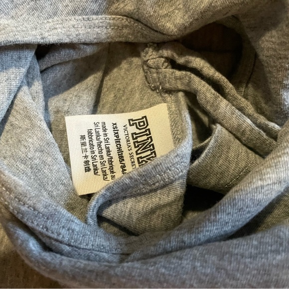 5 US S and US XS shirts from VS pink - Picture 8 of 11